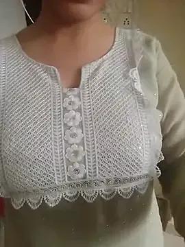 Rose_piya from StripChat is Freechat