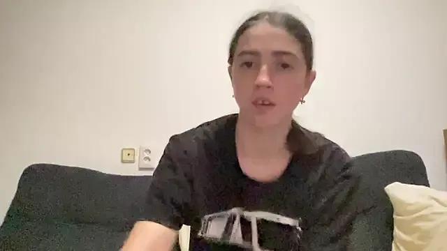 Rosea_Lune from StripChat is Freechat