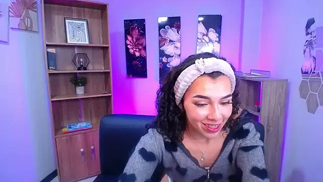 roseefancy from StripChat is Freechat