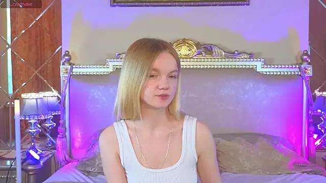 RosesKate from StripChat is Freechat