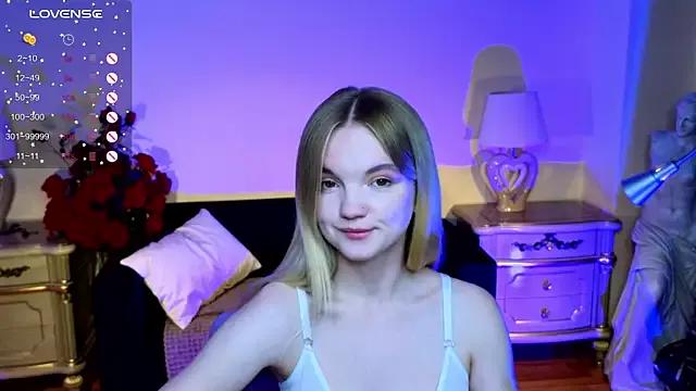 RosesKate from StripChat is Freechat