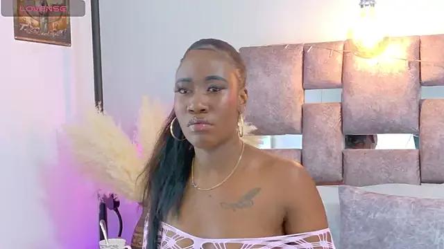ROSSIE_CAMERON from StripChat is Freechat