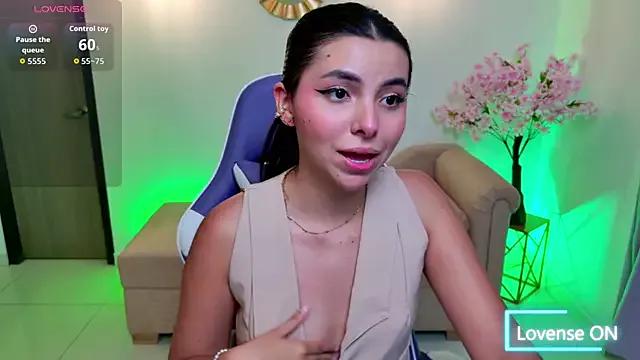 Rossie_Channel from StripChat is Freechat