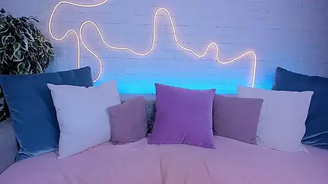 Entertain your itch for girls livestreamers with our collection of stunning models, skilled in the art of temptation and delight.