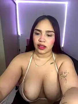 rossyrossell from StripChat is Freechat