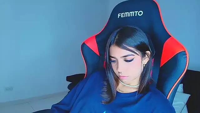 Entertain your itch for girls livestreamers with our collection of stunning models, skilled in the art of temptation and delight.