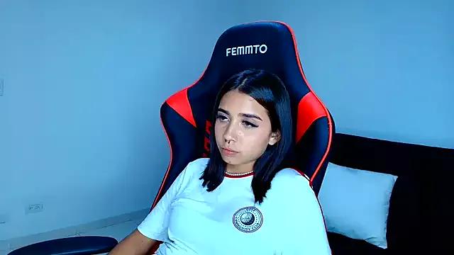 Entertain your itch for girls livestreamers with our collection of stunning models, skilled in the art of temptation and delight.