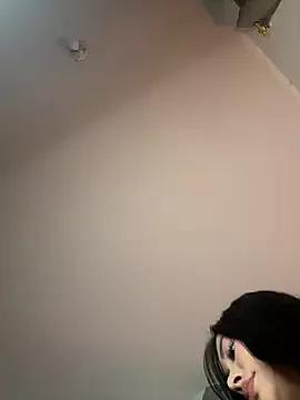 Roxanne_08 from StripChat is Freechat