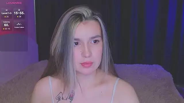 RoxyChilli from StripChat is Freechat