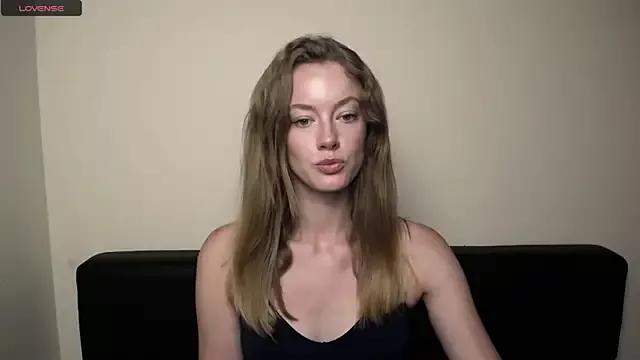 RoxySami_ from StripChat is Freechat