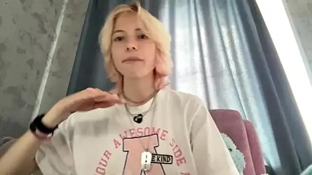 RoyceProue from StripChat is Freechat