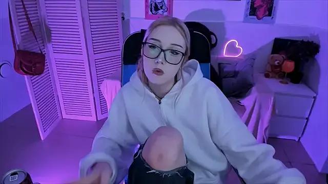 Entertain your itch for girls livestreamers with our collection of stunning models, skilled in the art of temptation and delight.