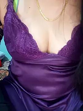 Saanvi_kannadagirl from StripChat is Freechat