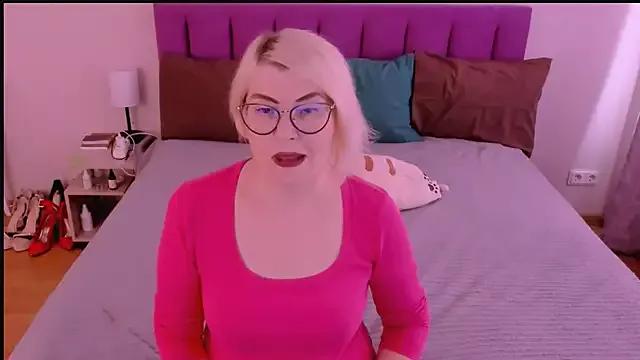 Entertain your itch for girls livestreamers with our collection of stunning models, skilled in the art of temptation and delight.
