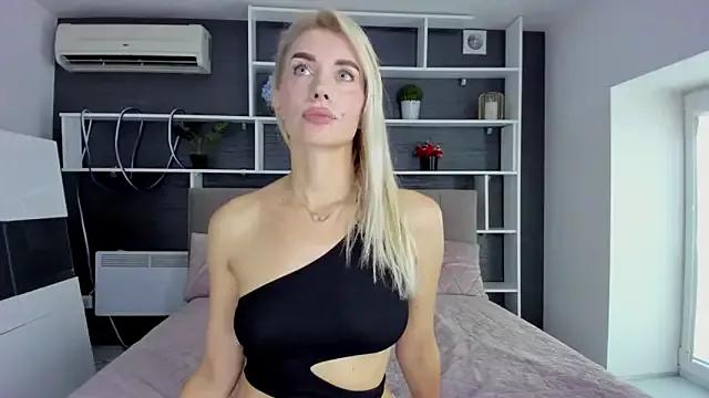 Entertain your itch for girls livestreamers with our collection of stunning models, skilled in the art of temptation and delight.