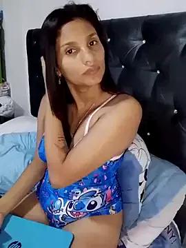 samararoberts28 from StripChat is Freechat