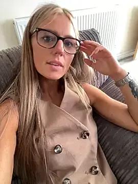 Photos of sammie-99 from StripChat is Freechat