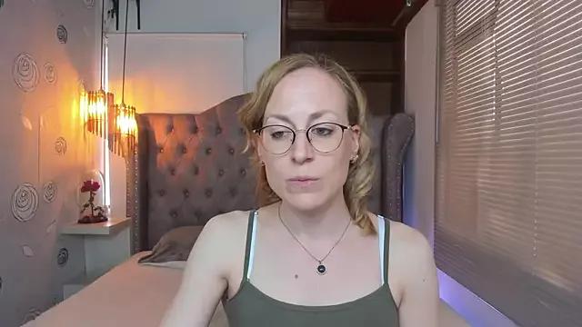 SammySanders from StripChat is Freechat