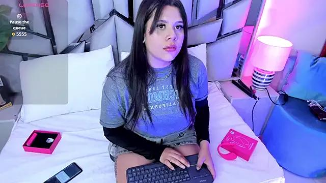 Entertain your itch for girls livestreamers with our collection of stunning models, skilled in the art of temptation and delight.