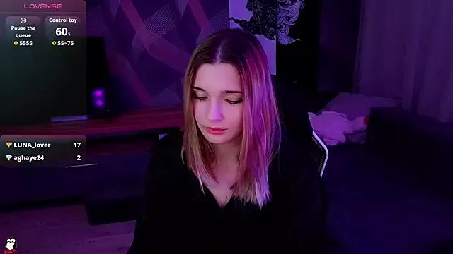 Entertain your itch for girls livestreamers with our collection of stunning models, skilled in the art of temptation and delight.