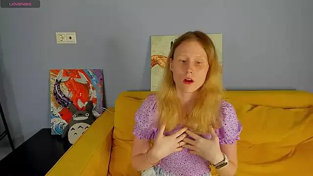 Sansa_kisss from StripChat is Freechat