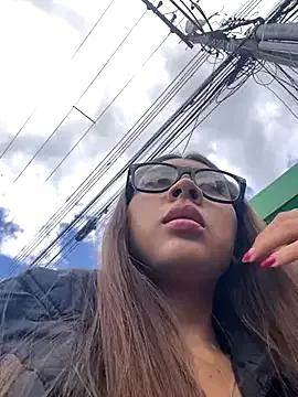 Sara-cooper2 from StripChat is Freechat