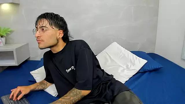Sara__Smitth from StripChat is Freechat