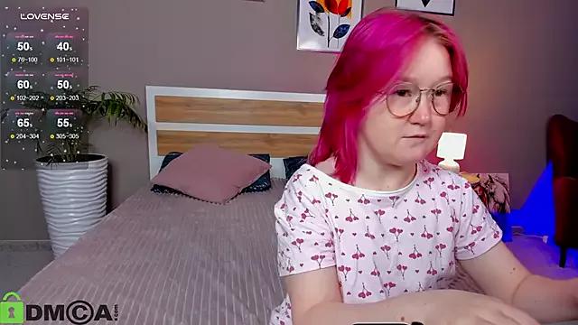 Sara_Robinson from StripChat is Freechat