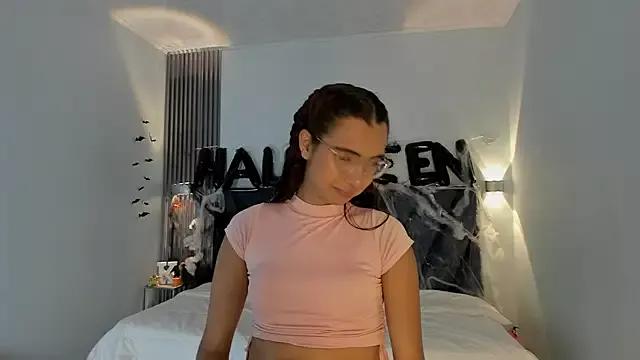 Entertain your itch for girls livestreamers with our collection of stunning models, skilled in the art of temptation and delight.