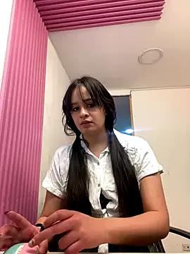 SaraaBlonde from StripChat is Freechat