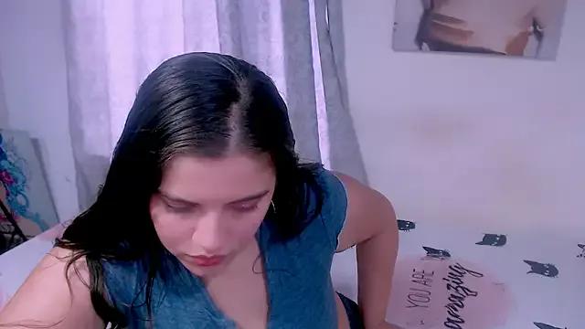 sarah_aguilar from StripChat is Freechat
