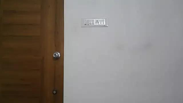 Sarah_loverbot from StripChat is Freechat