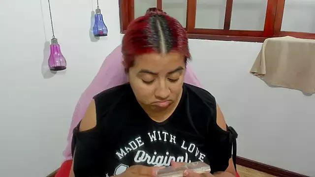 Sarah_potter from StripChat is Freechat