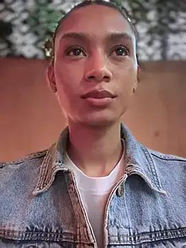 Sarakux from StripChat is Freechat