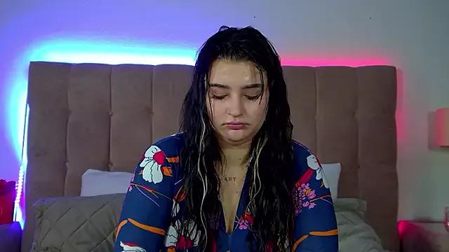 SaraOswald from StripChat is Freechat