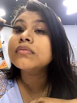 Sarasquirt31 on StripChat 