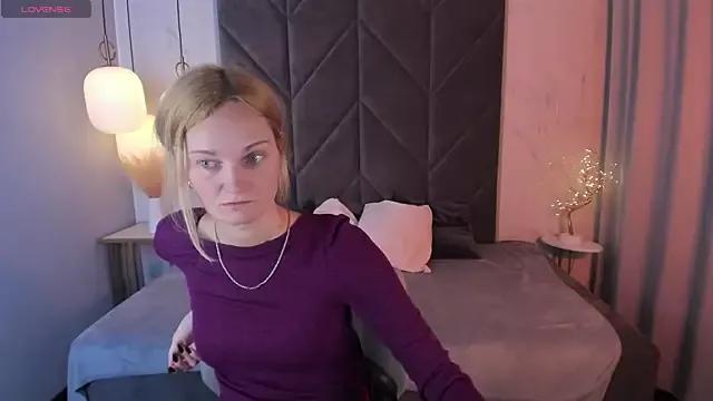 SaraSubtlety from StripChat is Freechat