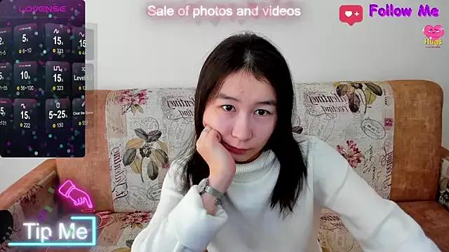 Entertain your itch for girls livestreamers with our collection of stunning models, skilled in the art of temptation and delight.