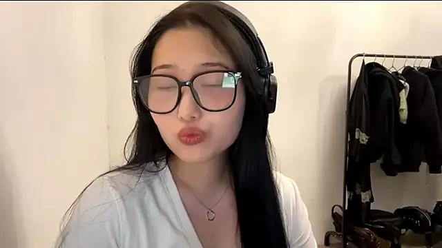 Entertain your itch for girls livestreamers with our collection of stunning models, skilled in the art of temptation and delight.
