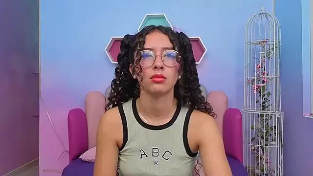 Sasha-Monroe from StripChat is Freechat