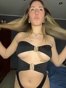 Sashailardi from StripChat is Freechat