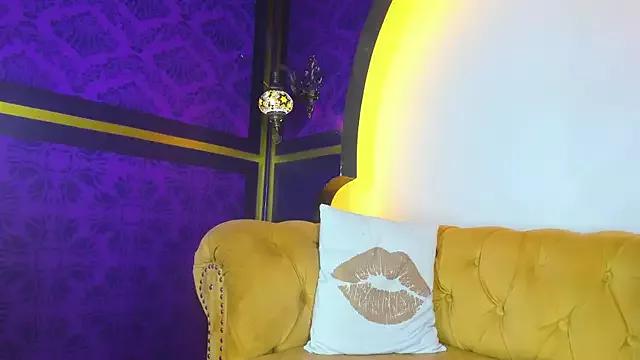Scarlett_Barnes from StripChat is Freechat