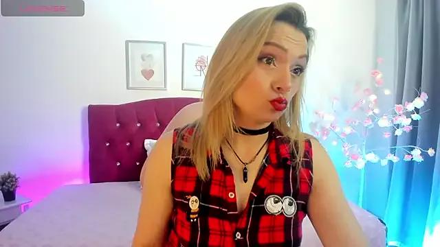 Entertain your itch for girls livestreamers with our collection of stunning models, skilled in the art of temptation and delight.