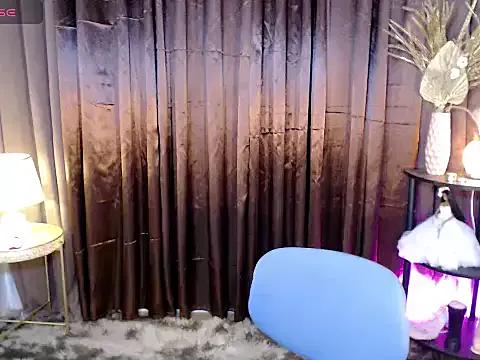 Scarlette_louise from StripChat is Freechat