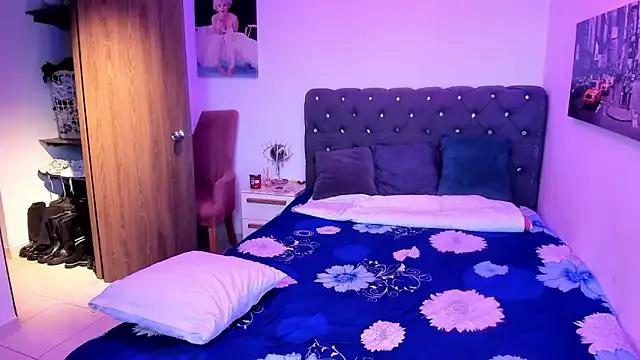 ScarletThompsonx from StripChat is Freechat