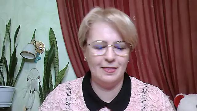 Selena-Velvet from StripChat is Freechat