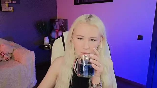 Entertain your itch for girls livestreamers with our collection of stunning models, skilled in the art of temptation and delight.