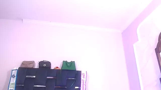 sexy-luna-star-ts from StripChat is Freechat