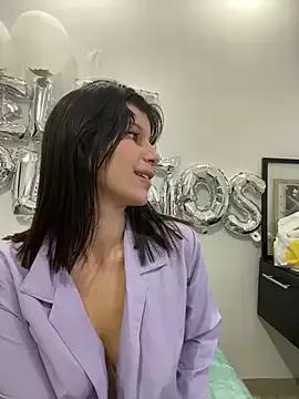 sexybody-sexyface from StripChat is Freechat