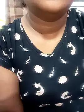 Sexyhotyrani from StripChat is Freechat